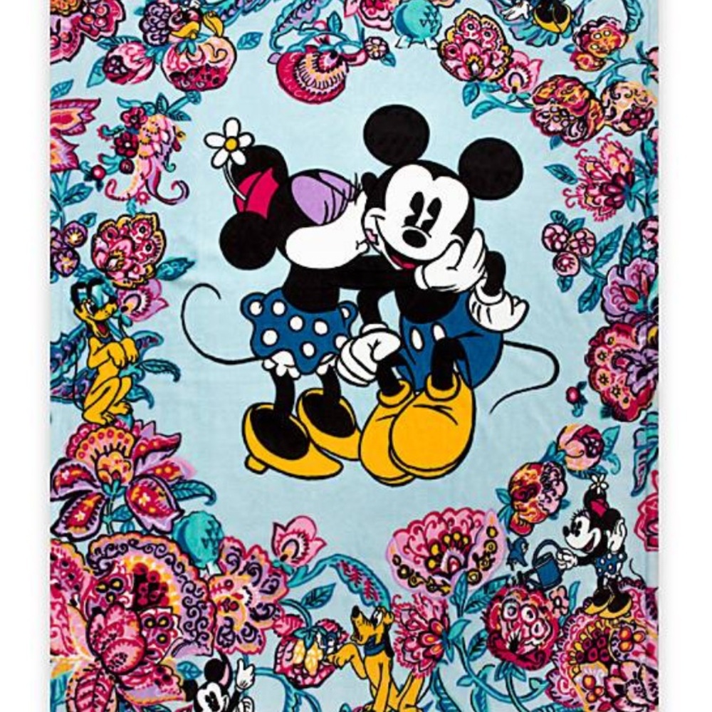 Vera Bradley X Disney mickey’s colorful garden throw